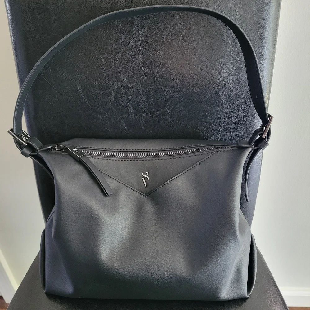 Simply Vera Vera Wang Laci Buckle Shoulder Bag - Picture 2 of 5